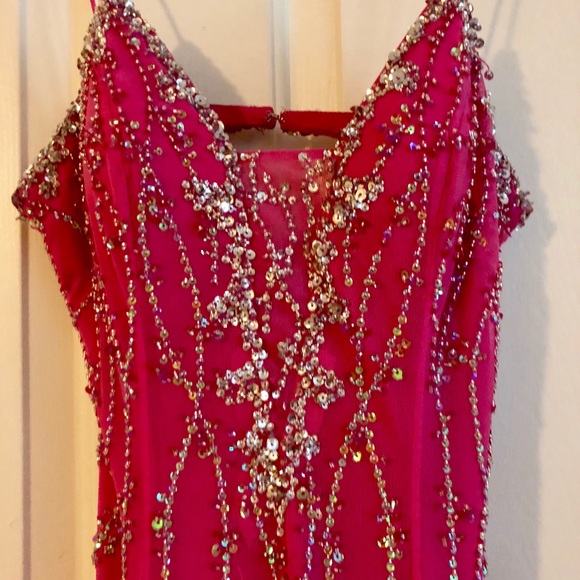 Long formal dress - Picture 2 of 3